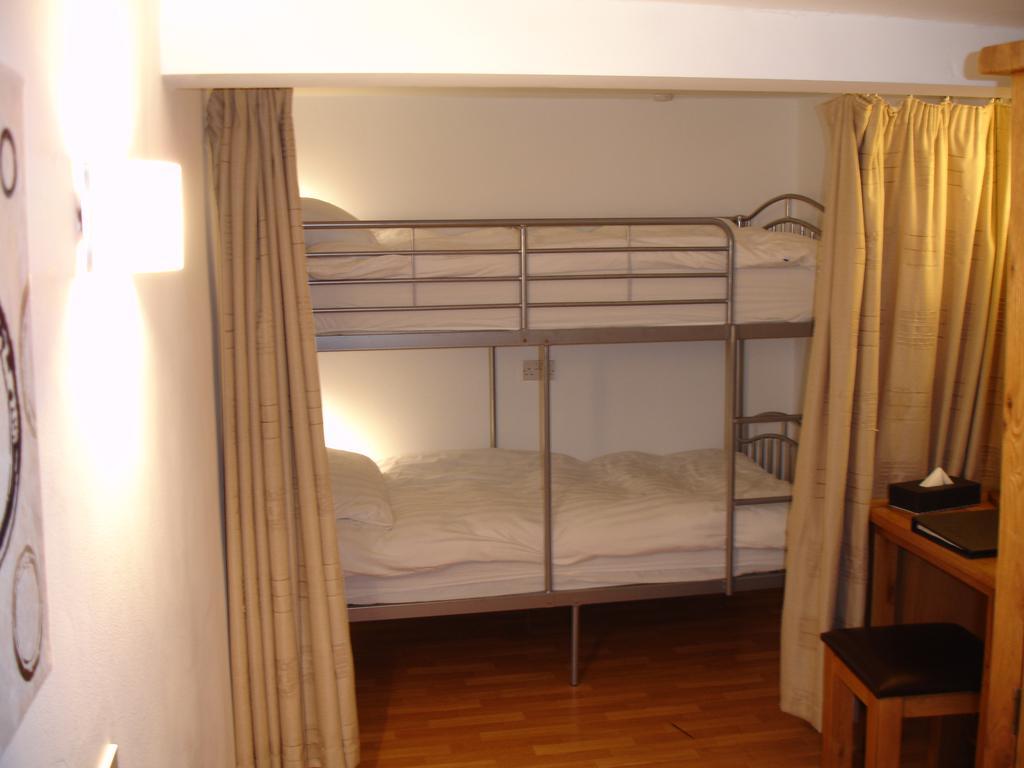Burcott Mill Guesthouse Wells Pokoj fotografie